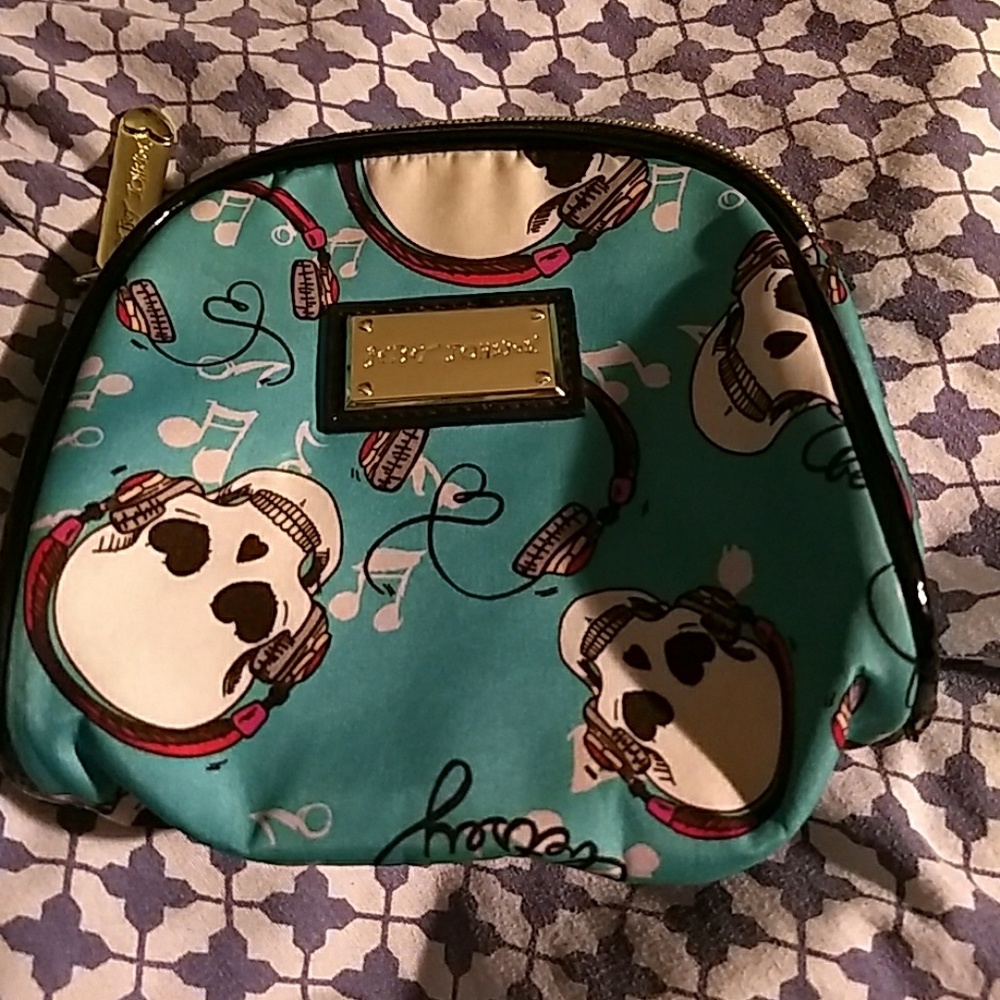 Betsey Johnson Skull Headphones Bag